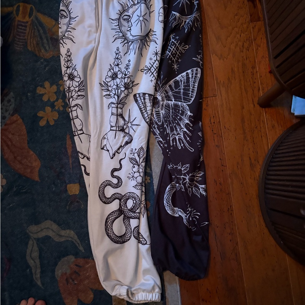 Women’s Split Color Sweatpants - image 1